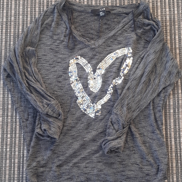 Forever 21 Sequined Heart 3/4 Sleeve Shirt - Picture 1 of 8